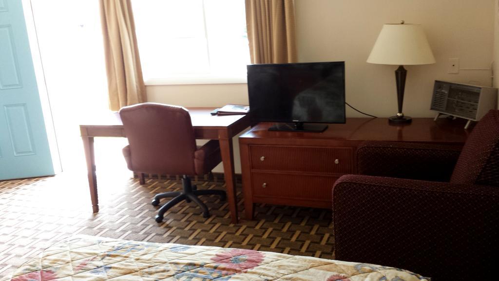 Executive Inn & Suites Lakeview Δωμάτιο φωτογραφία
