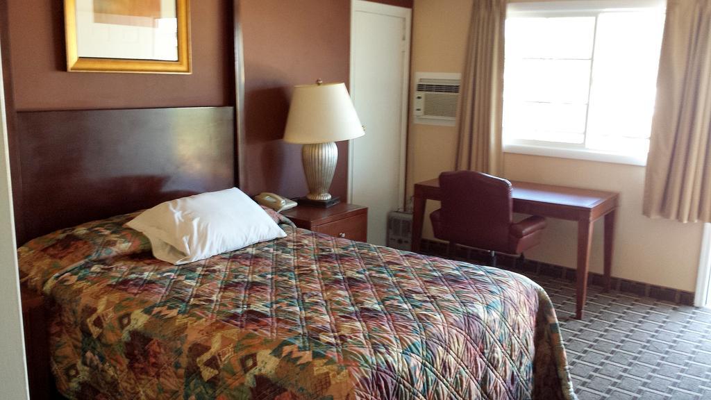 Executive Inn & Suites Lakeview Δωμάτιο φωτογραφία