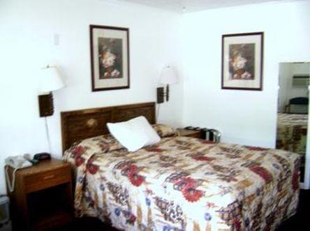 Executive Inn & Suites Lakeview Εξωτερικό φωτογραφία