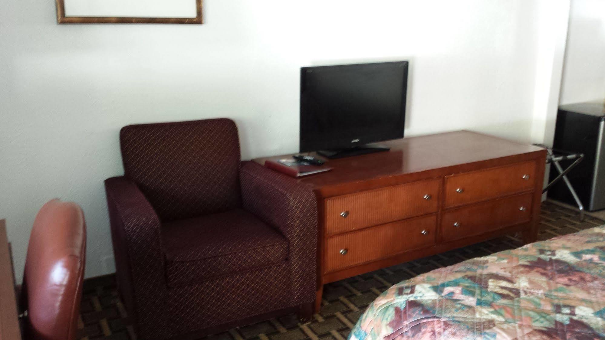 Executive Inn & Suites Lakeview Εξωτερικό φωτογραφία