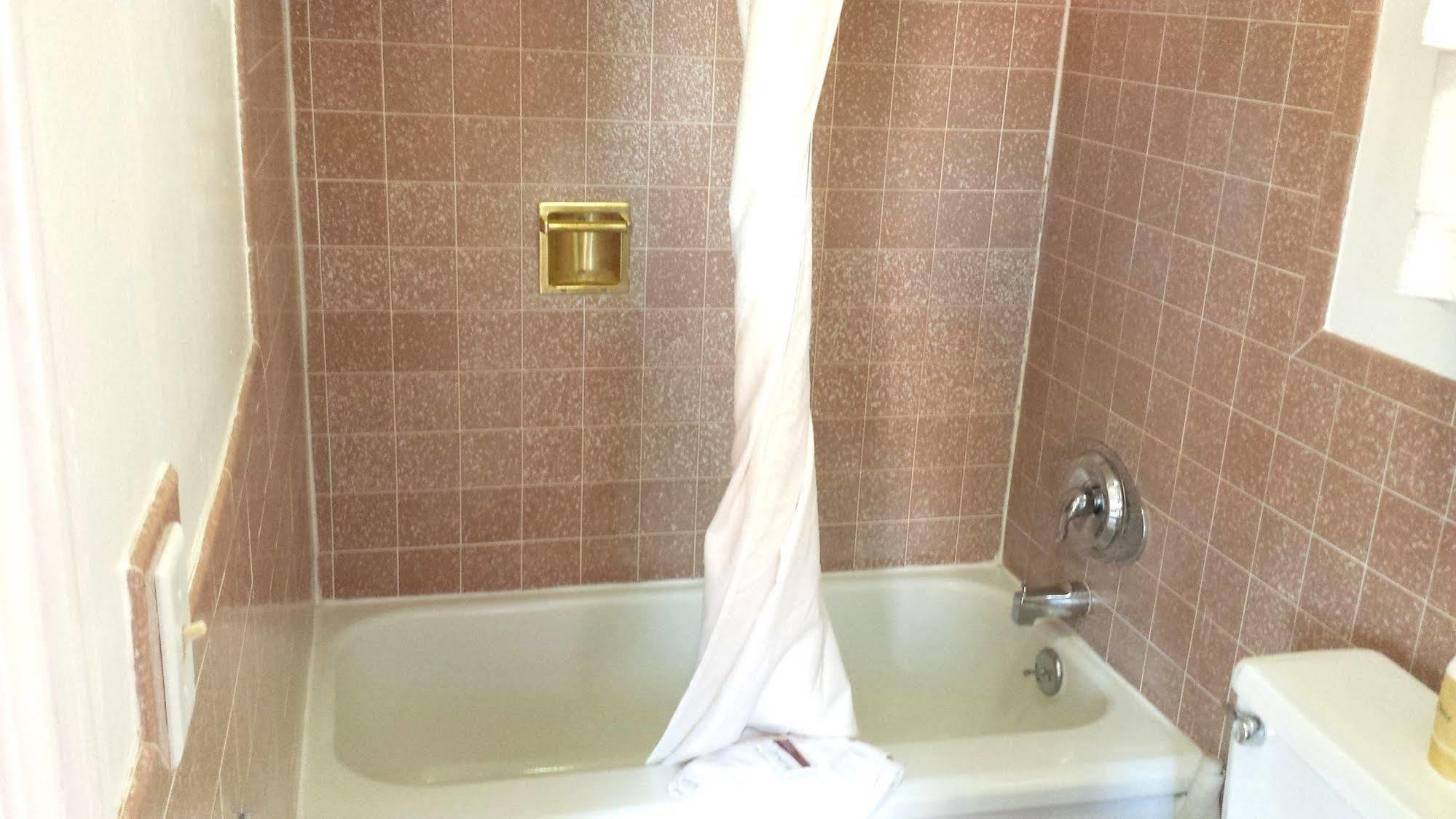 Executive Inn & Suites Lakeview Εξωτερικό φωτογραφία